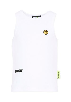 Maglietta bianca senza maniche con una piccola toppa gialla a forma di faccina sorridente sul petto e scritta nera "BARROW" vicino all'orlo e all'etichetta.
