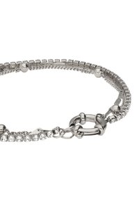 Srebrna bransoletka łącząca ogniwa łańcucha i kryształowe zdobienia, z teksturowanym zapięciem i naprzemiennie gładkimi sekcjami.