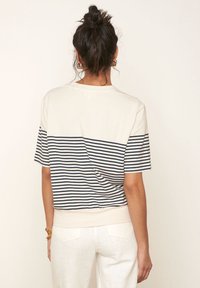 Maison 123 Triko s potiskem - off-white