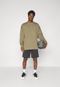 adidas Performance TEE - Longsleeve - olive strata