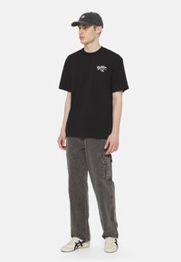 Dickies NEWINGTON - Džíny Relaxed Fit - dble dye acid wash black