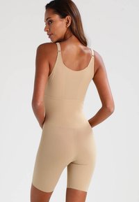 Maidenform FIRM CONTROL - Vormivad rõivad - beige