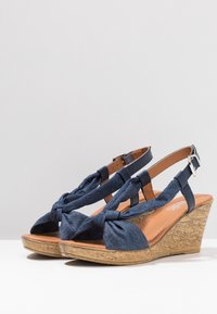 Wallis Sandály na platformě - dark blue