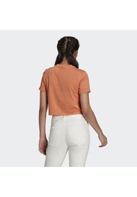 adidas Originals TOP ADICOLOR ORIGINALS REGULAR T-SHIRT - Marškinėliai su spaudiniu - hazy copper