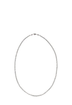 Ezüst színű fém lánc nyaklánc egymásba fonódó gyűrűkkel. Simaság jellemzi, kerek zár részlet és egységes hosszúság jellemzi, ami egyszerű designt kölcsönöz.