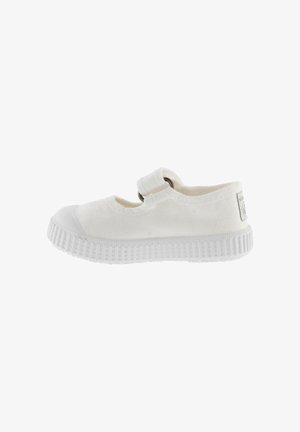 Hvid lærredsko med gummitåhætte, Velcro-lukning, struktureret gummisål og minimalistisk design.