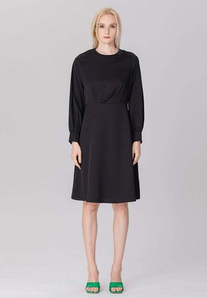 Smart and Joy, ROBE ÉVASÉE À MANCHES LONGUES - Robe de jour - noir