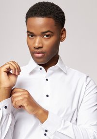 ROY ROBSON EXTRA SLIM FIT - Hemd - perlweiss