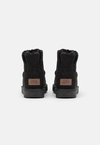 XTI Ankle Boot - black