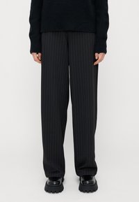 Vero Moda Tall VMBERLIN MY WIDE - Kalhoty - obsidian/oatmeal