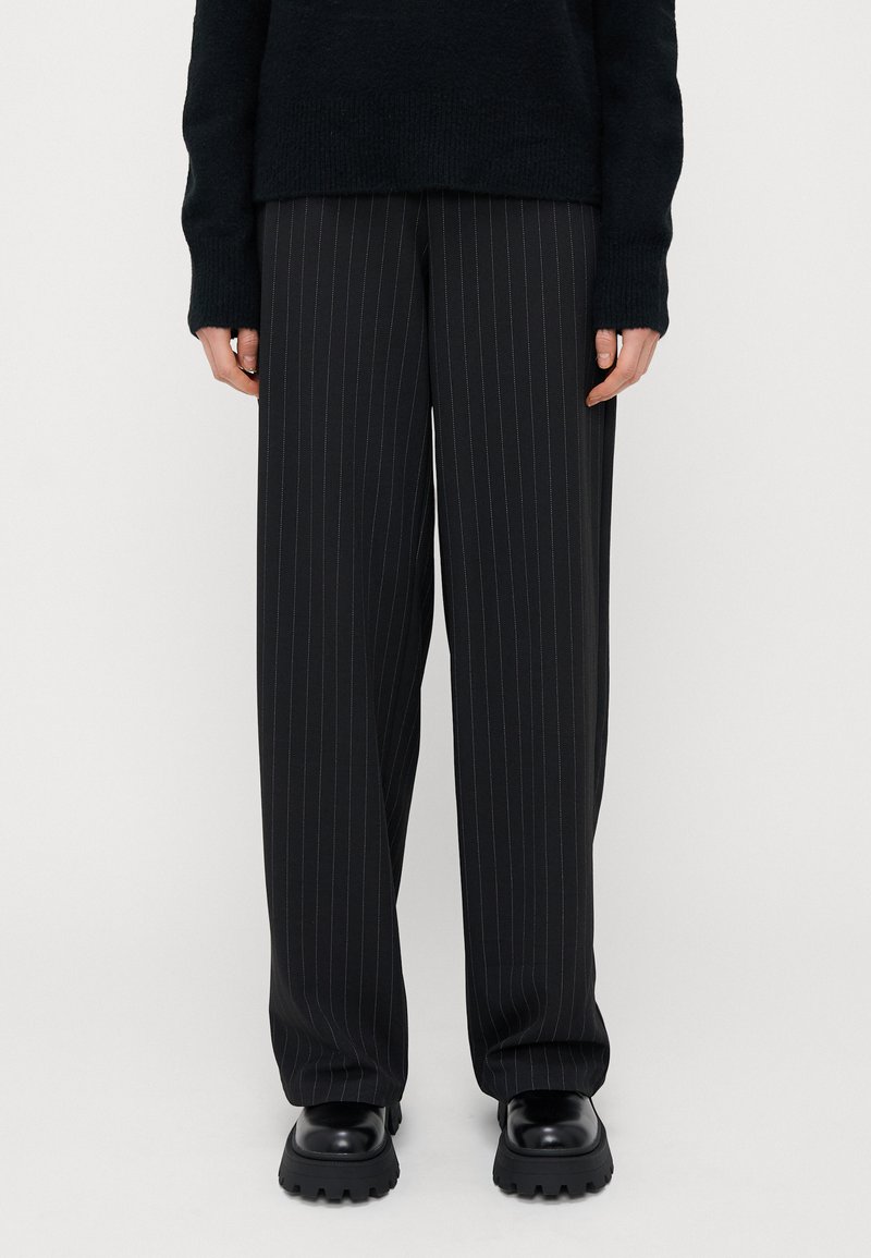 Vero Moda Tall VMBERLIN MY WIDE - Kalhoty - obsidian/oatmeal