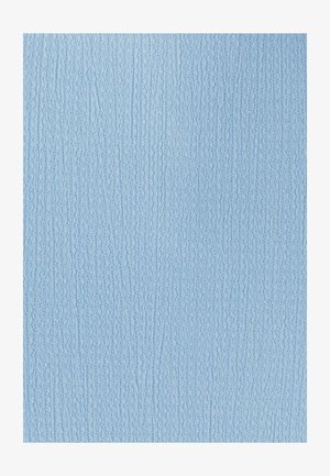 Lichtblauwe textuurstof met een golfpatroon, met een zachte, licht verhoogde oppervlakte en een consistente kleur door de hele stof.