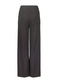 Pantalons larges en tissu gris foncé, avec une texture lisse, deux poches arrière et une taille ajustée pour un fit structuré.