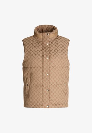 Beżowa ocieplana kamizelka z wysokim kołnierzem, zatrzaskami i wzorzystą teksturą. Podwójne boczne kieszenie zwiększają funkcjonalność. Gładkie wykończenie.