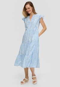 s.Oliver GEMUSTERTES MIT RAFFUNG UND EINGRIFFTASCHEN - Blusenkleid - himmelblau