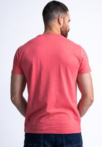 Petrol Industries Jednoduché tričko - faded melon