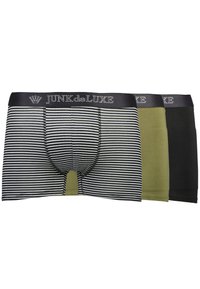 Tre paia di boxer da uomo: uno nero e verde oliva, uno a righe bianche e nere. Tutti presentano un elastico scuro con il logo "JUNK deLUXE".
