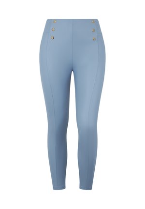 Leggings azul claro con cintura alta y cuatro botones dorados, de corte ajustado y textura suave, con costuras decorativas a lo largo de las piernas.