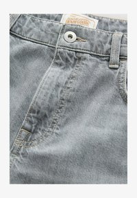 Selezionato, grey light