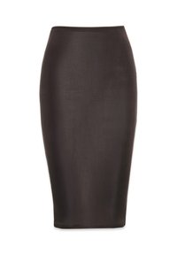 Czarna, wysoka spódnica o fasonie ołówkowym, dopasowana, sięgająca kolan, wykonana z gładkiego materiału, wyeksponowana na białym tle.