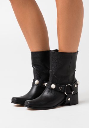 L37 Kovbojské/motorkářské kotníkové boty - black