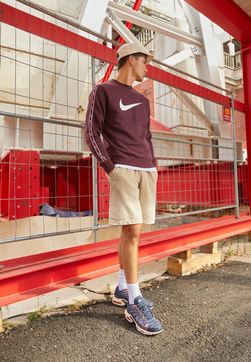 Nike Sportswear CLUB DIP DYE Shorts khaki/rattan/khaki Zalando.ie
