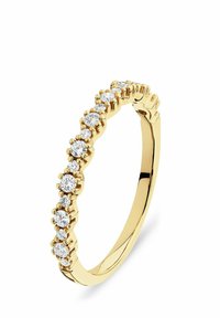 Goldring mit einer Reihe von runden, funkelnden Steinen in einer Krappenfassung; glatter, polierter Ring mit leichter Kurve und ohne sichtbare Markierungen.