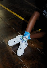 Nike Sportswear AIR FORCE 1 - Joggesko - white/hyper royal/black