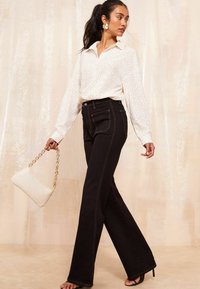 Friends Like These Blus - black white