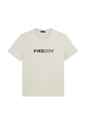 T-shirt beige clair à manches courtes avec col rond et logo texte "FREDDY" imprimé en noir usé, centré sur le devant.