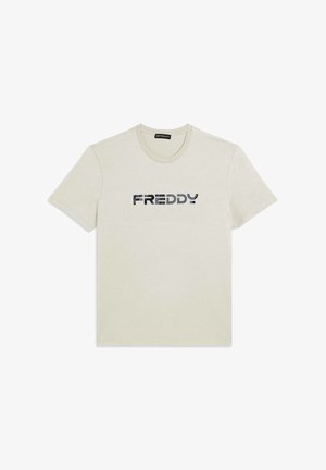 T-shirt beige chiaro a maniche corte con collo rotondo e logo testuale "FREDDY" in stampa scura invecchiata centrato sul davanti.