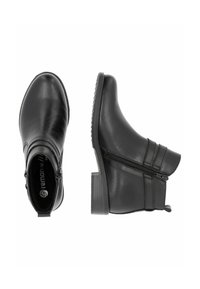 Bottines en cuir noir avec fermeture éclair sur le côté, petit talon bloc, et détails de couture subtils sur le dessus. Texture lisse sur l'ensemble.