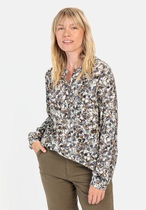 Blomstermønstret skjorte med knapper i afdæmpede grønne, brune og blå nuancer; letvægtsstof; lange ærmer; afslappet pasform; rund halsudskæring.