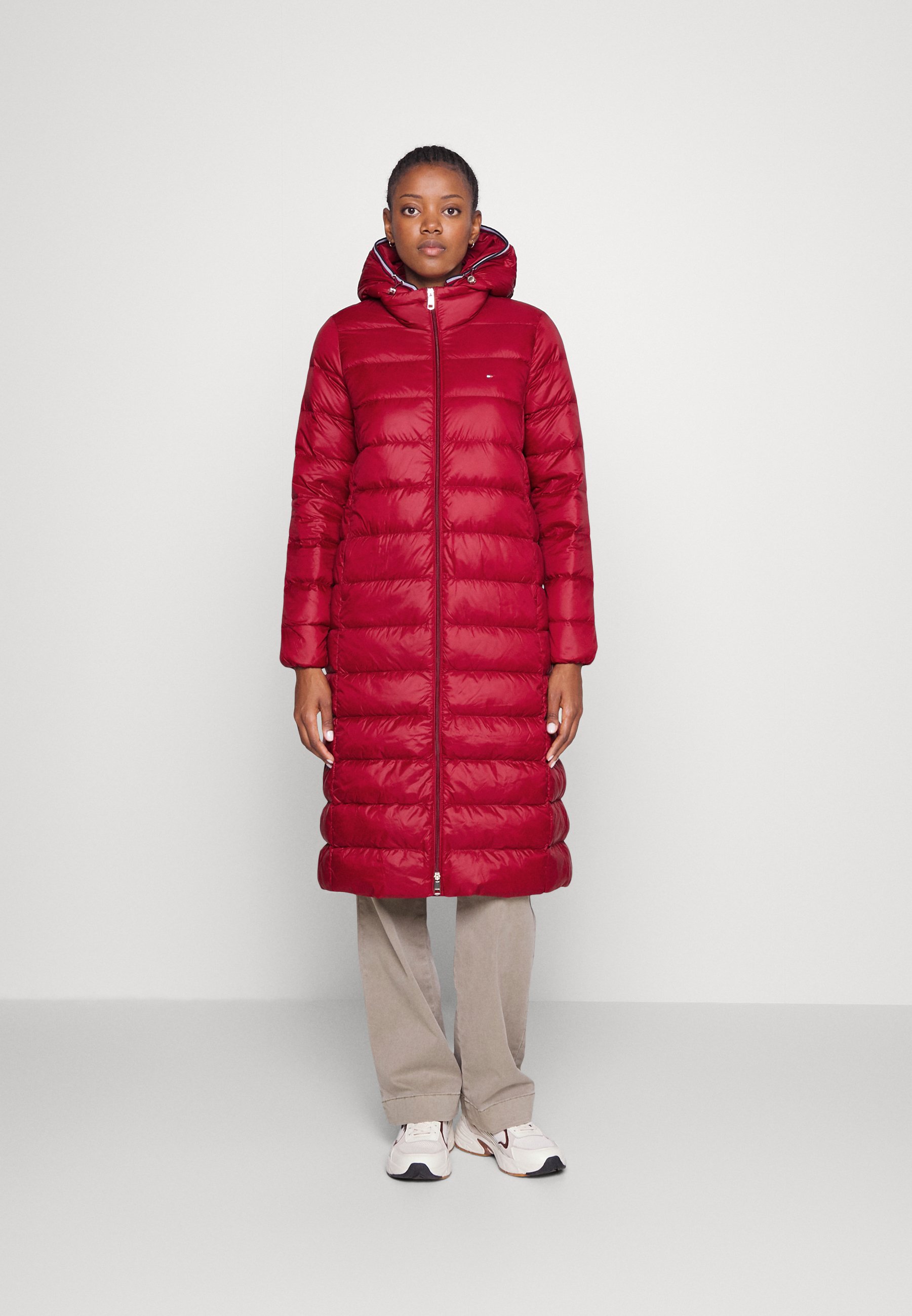 tommy hilfiger parka rouge