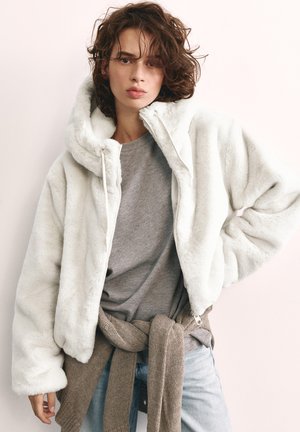 PULL&BEAR, HOODED FAUX FUR - JACKET - Zimska jakna - white