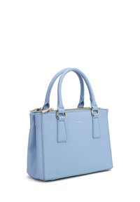 Borsa sintetica blu chiaro con doppie maniglie superiori, superficie strutturata, accenti in metallo dorato e chiusura con zip. Forma rettangolare.