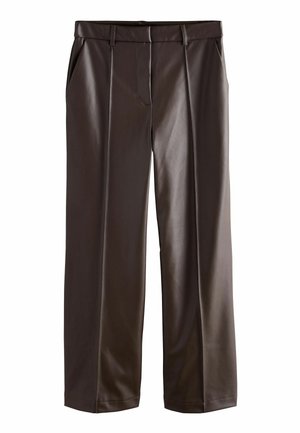 Braune Kunstleder-weitgelegene Hose mit flachem Bund, zwei Seitentaschen und genähten Details entlang der Beine.