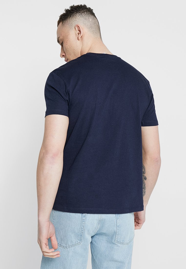 Russell Athletic Maglietta Uomo Con Aquila Iconica – Cotone Morbido E Resistente