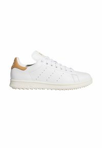 Zapatillas deportivas de cuero blanco con detalles en color canela, que cuentan con suela texturizada, diseño lateral perforado y cierre de cordones.