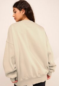 Next HEAVYWEIGHT BRUSHED CREW NECK - Melegítőfelső - neutral
