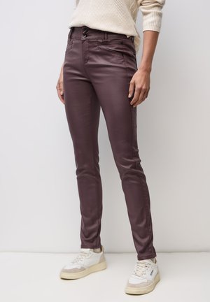 Street One SLIM FIT COATED - Kalhoty - rot