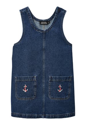 Robe sans manches en denim bleu foncé avec deux poches avant, chacune ornée d'un petit motif brodé d'ancre rouge et blanche.
