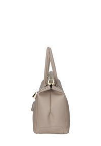 Beige leren handtas met een gestructureerd ontwerp, dubbele handvatten en een ritsluiting. Beschikt over een gladde textuur en metalen hardware accenten.