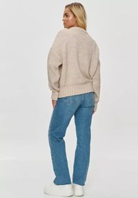 Makadamia - Sweter