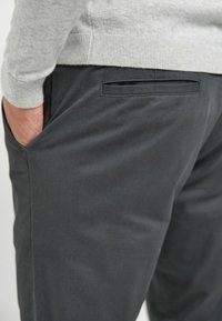 Next SLIM FIT - Chino hlače - stone