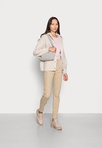 Marc O'Polo FRENCH POCKETS HIGH WAIST SLIM FIT REGULAR LENGTH - Chinos - stormy sand
