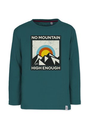 Teal pitkähihainen T-paita, jossa on graafinen printti vuorista, auringosta ja teksti "NO MOUNTAIN HIGH ENOUGH" mustavalkoisena.