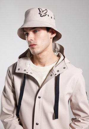 STUTTERHEIM X LYLE & SCOTT BUCKET HAT - Hat - light sand