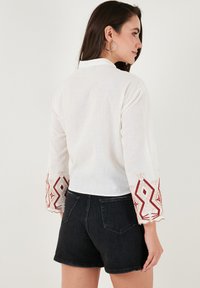 LELA REGULAR FIT - Hemdbluse - ecru copper