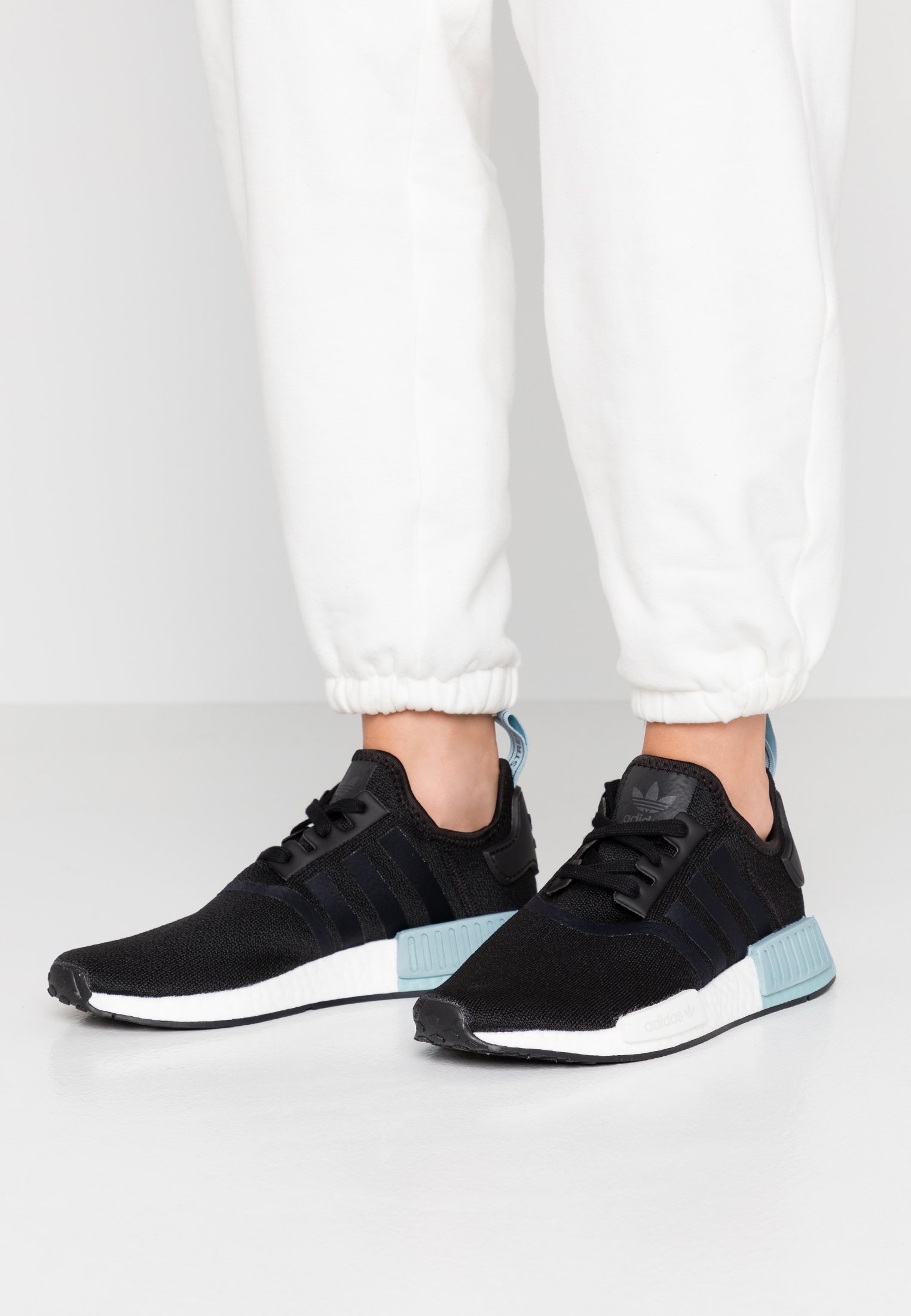 adidas Originals NMD_R1 Sneaker low clear blackash grey adidas Originals NMD_R1 SHOES Sneaker low grey
